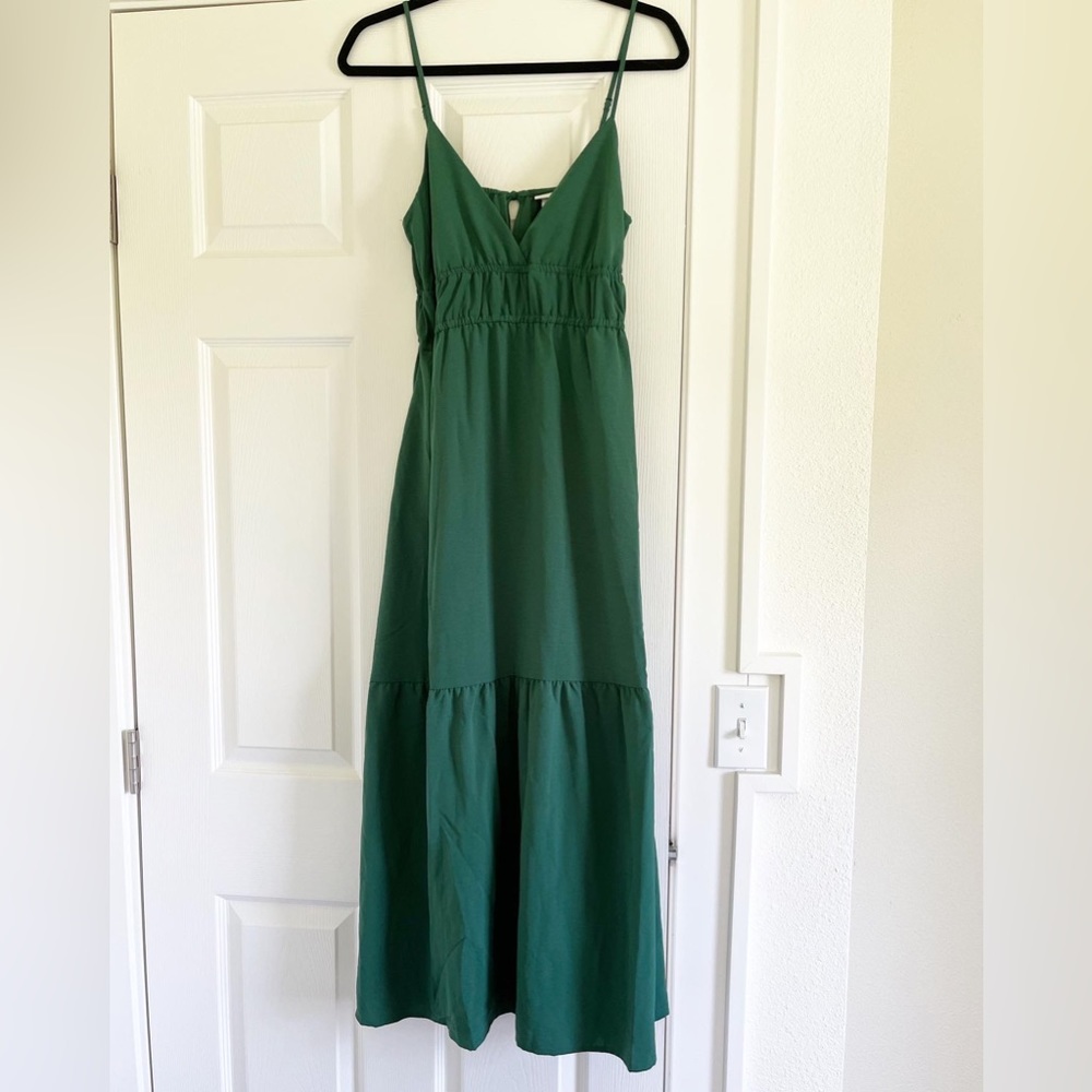 Brand NEW emerald green maxi dress with pockets